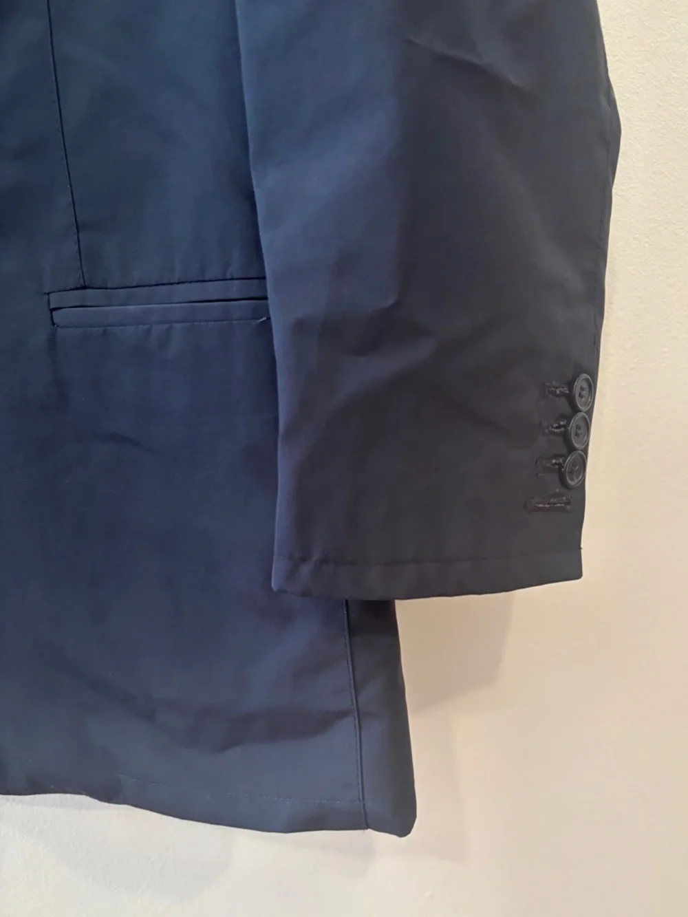 Saks Fifth Avenue Navy Nylon Limonta Bad Boy 2 Sport Coat Men’s 44R - Rare find